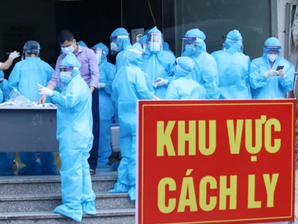 Nhân viên y tế vận chuyển bệnh nhân từ TP.HCM ra Hà Nội, xét nghiệm dương tính với SARS-CoV-2