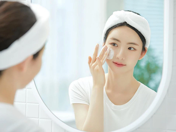 5 sữa rửa mặt làm sạch sâu lỗ chân lông mà không làm khô da, chị em nào cũng cũng mê