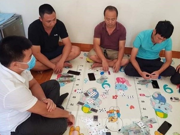 Thuê nhà nghỉ mở sới bạc, cho vay lãi nặng giữa mùa dịch