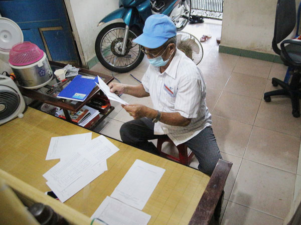 'Ai ở đâu ở yên đó', bác tổ trưởng 'choáng' với đơn mua hộ 43 món
