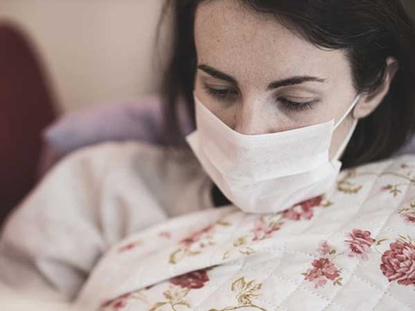 Người chăm sóc F0 tại nhà cần làm gì để bảo vệ bản thân? 5 lời khuyên từ CDC
