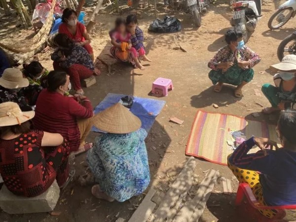 Bắt quả tang 12 phụ nữ đánh bài ăn tiền trong lúc giãn cách