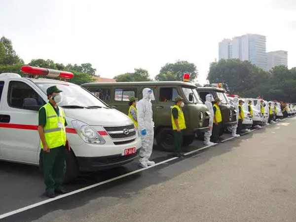 Cận cảnh đội hình xe cứu thương Bộ Quốc phòng điều động đến TP.HCM tham gia chống dịch Covid-19
