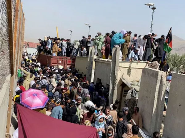 Afghanistan: Vụ đọ súng chớp nhoáng và thời hạn chót cho Tổng thống Biden
