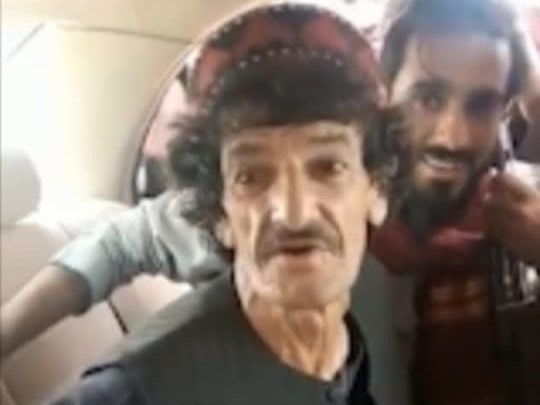 Bị Taliban đưa đi hành quyết, diễn viên hài trên TikTok của Afghanistan vẫn làm 1 điều khiến nhiều người kinh ngạc