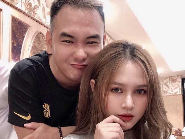 Trong khi Xemesis từng 'qua đường' với 200 cô gái, Xoài Non khẳng định mình 'còn nguyên' khi về nhà chồng