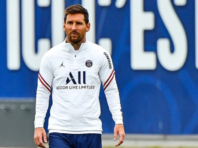 Đối thủ của PSG vớ bẫm nhờ Messi