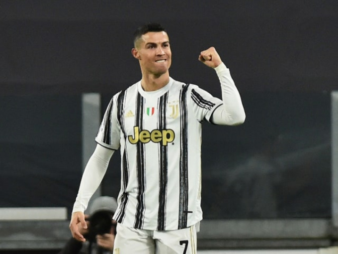Sếp cũ của Juventus 'đuổi khéo' Ronaldo