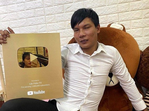 Lộc Fuho - 'thầy' dạy phụ hồ online ở Bình Định có giàu như lời đồn?