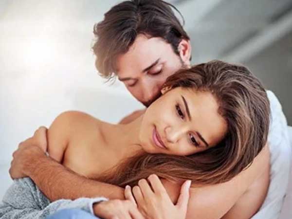 Quan hệ tình dục đều đặn mỗi ngày có phải tiêu chuẩn ‘vàng’?