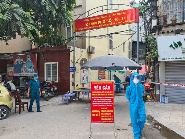 CDC Hà Nội: 'Ổ dịch Thanh Xuân Trung cùng một lúc có nhiều nguồn lây và gần như 1.700 người dân sống ở đây đều là F1'