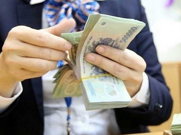 Lãi suất liên ngân hàng rơi xuống đáy 4 tháng