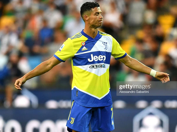 NÓNG: Ronaldo chào tạm biệt đồng đội tại Juventus, chuẩn bị cất cánh đến với Man City