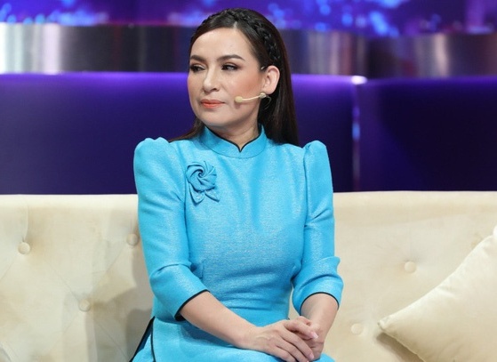 Lệ Quyên, Phương Thanh và cả showbiz đang hướng về Phi Nhung, cầu nguyện cho nữ ca sĩ qua cơn nguy kịch