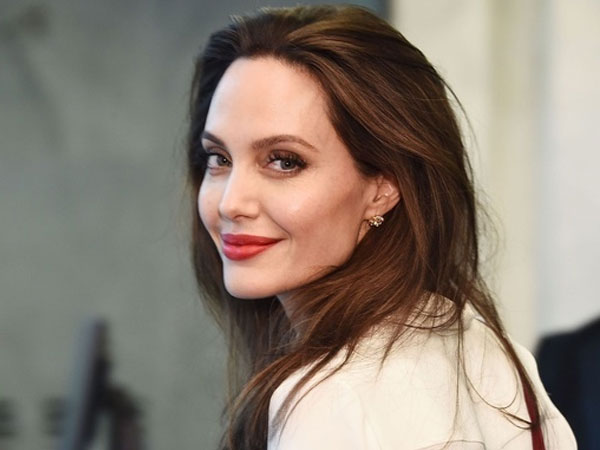 Quá khứ nổi loạn, có 3 đời chồng, 6 con của Angelina Jolie