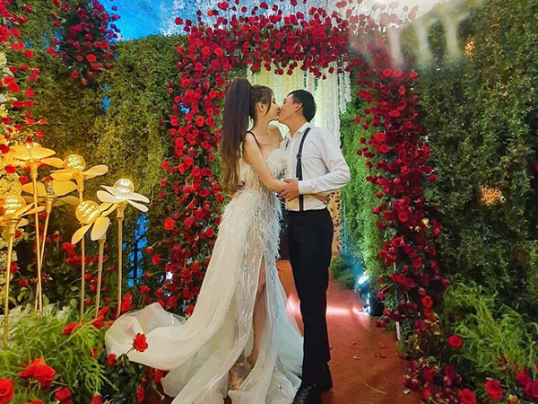 Thú nhận sốc về chuyện phòng the, nỗi lo sợ trong tình yêu và câu nói ám ảnh của cô gái Biên Hòa có thân thế đặc biệt