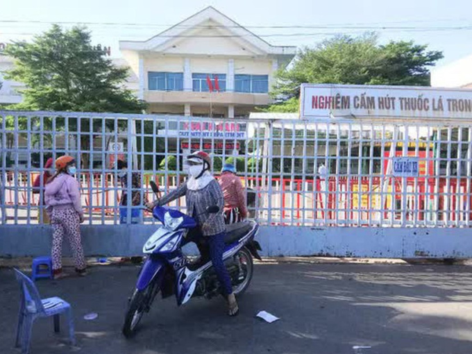 Sa thải nữ bác sĩ về từ vùng dịch vẫn khai 'không đi đâu trong 14 ngày'