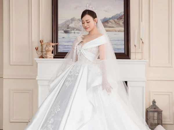 Fan Hương vị tình thân nô nức đi đám cưới Long - Nam, Phương Oanh tung luôn ảnh cô dâu kèm lời "đe dọa" biên kịch
