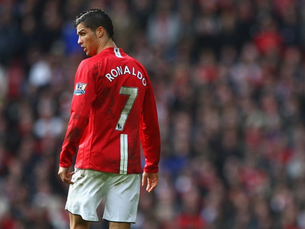 SỐC: CR7 sẽ không được khoác áo số 7 ở Man United?