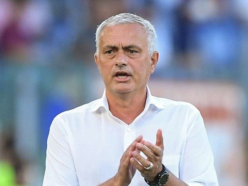 Roma thắng như chẻ tre, HLV Mourinho phát biểu quá chất