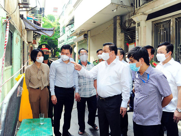 Bí thư Hà Nội nói gì về các ổ dịch rất phức tạp và việc giãn cách xã hội?