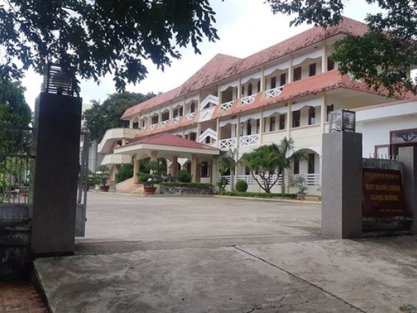 Hiệu trưởng và kế toán lập khống 20 phiếu chi, 'hốt cú chót' gần 2 tỉ đồng