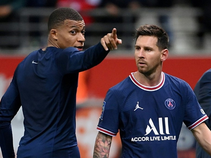 Messi ‘chào sân’ Ligue 1: Nỗi buồn giữa những tiếng hô vang…