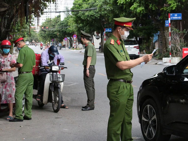 Hơn 2.000 công an nhiễm bệnh, gần 10 người hy sinh do mắc Covid-19 trong lúc làm nhiệm vụ