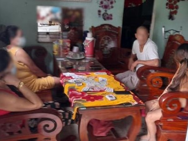 Một người tu hành đánh bạc: Tự đặt pháp danh