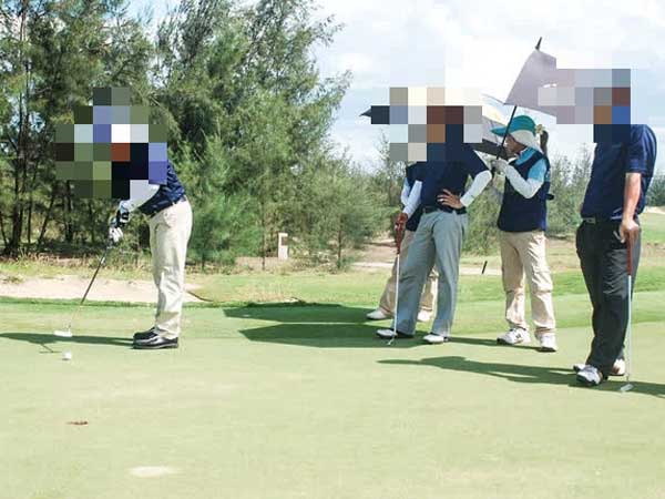 Bị miễn nhiệm vì chơi golf giữa lệnh cấm, Giám đốc Sở Du lịch Bình Định sẽ làm gì?
