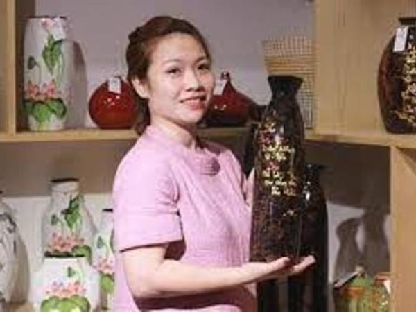 Đánh trúng tâm lý ‘ham của rẻ’, Ngân ‘gốm’ chiếm đoạt hàng trăm triệu đồng