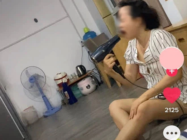 Cô gái gây sốc khi lấy máy sấy tóc sấy thẳng vào cuống họng để diệt... virus