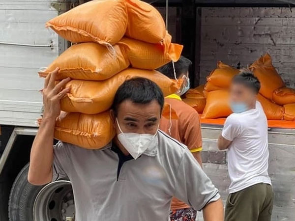 Quyền Linh và chuyện thấy ai nằm trên đường, dù là con ma, cũng phải dừng lại đỡ người ta dậy