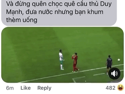 Buồn của Duy Mạnh: Lịch sự mời cầu thủ đội bạn uống nước, ai dè lại bị phũ phàng thế này