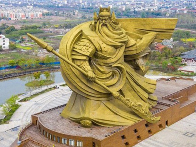 Trung Quốc mất 23,9 triệu USD để di dời tượng Quan Công khổng lồ