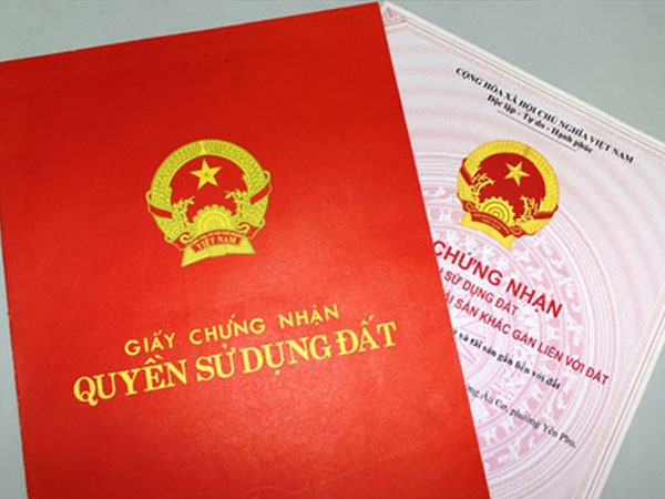 Năm 2021, sang tên sổ đỏ có cần sổ hộ khẩu?