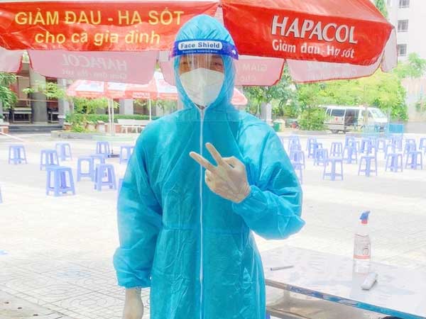 13 ngày nỗ lực tự cứu lấy mình của chàng trai F0 ở Sài Gòn, vừa khỏe mạnh đã đi giúp người dân: 'Khi đã vượt qua rồi, mình hiểu cảm giác của F0'