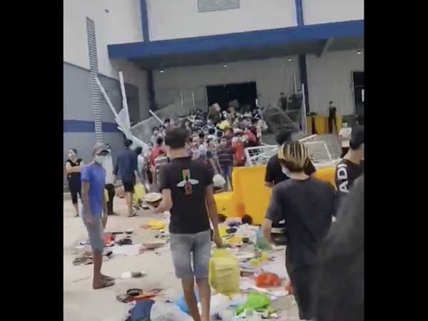 F0 xô đổ hàng rào, giành giật đồ ăn tại bệnh viện dã chiến: Lãnh đạo Bình Dương lên tiếng