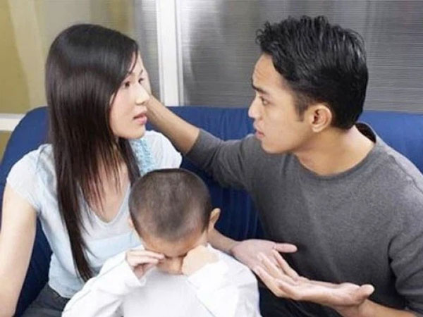 Chồng đưa con riêng về nhà yêu cầu: 'Coi như con đẻ mà nuôi cho tử tế' rồi chết điếng sau nụ cười nhếch mép của cô vợ tay trắng!