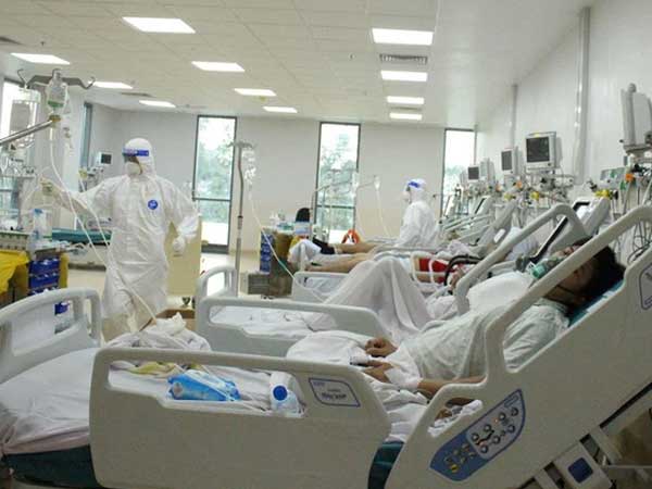 Số ca tử vong vì COVID-19 ở TP.HCM giảm nhưng chưa bền vững