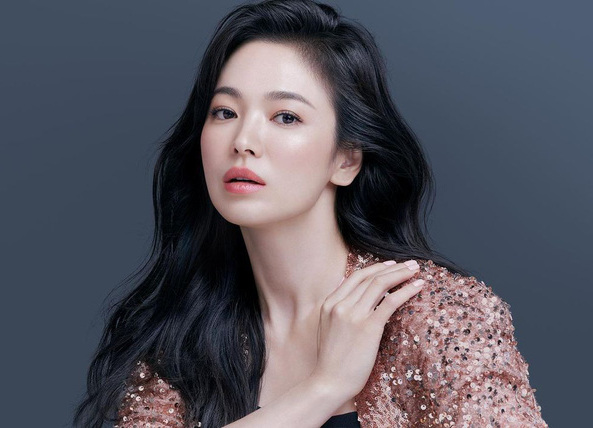 Song Hye Kyo bị chê tính cách khó chịu nên nhân duyên trong giới kém, hội chị em bạn dì ngay lập tức 'vả mặt' anti