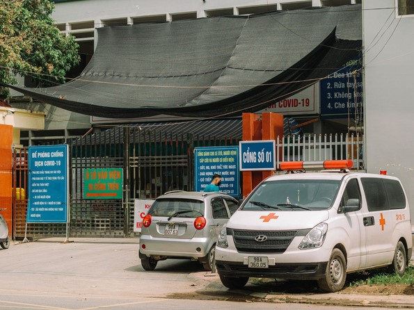 Phát hiện 2 mẹ con nữ kế toán bệnh viện mắc Covid-19 chưa rõ nguồn lây