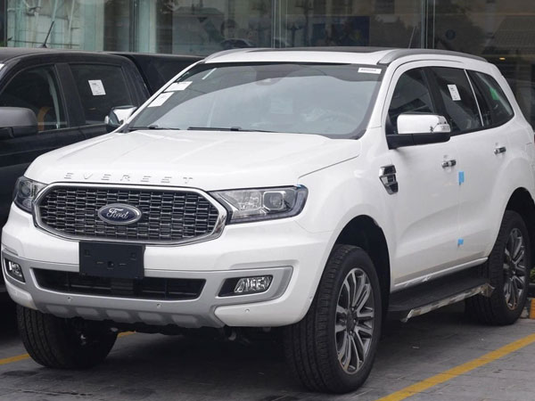 Ford Everest 2021 giảm kỷ lục 110 triệu đồng tại đại lý - Quyết đấu Toyota Fortuner và Hyundai Santa Fe
