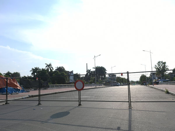 Hình ảnh chốt cứng được dựng tại hàng loạt điểm ở Hà Nội