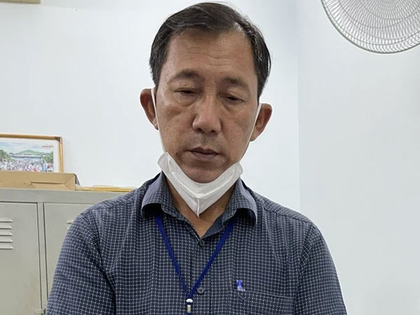 TP.HCM: Bắt cán bộ phường đưa người quen vào danh sách nhận tiền hỗ trợ COVID-19