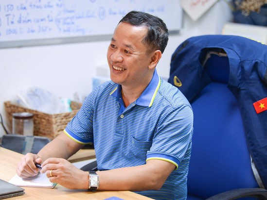 Trợ lý Lê Huy Khoa nhắc chuyện ông Lee Young-jin 'tối tăm mặt mũi' khi dự World Cup, lên dây cót tinh thần cho tuyển Việt Nam