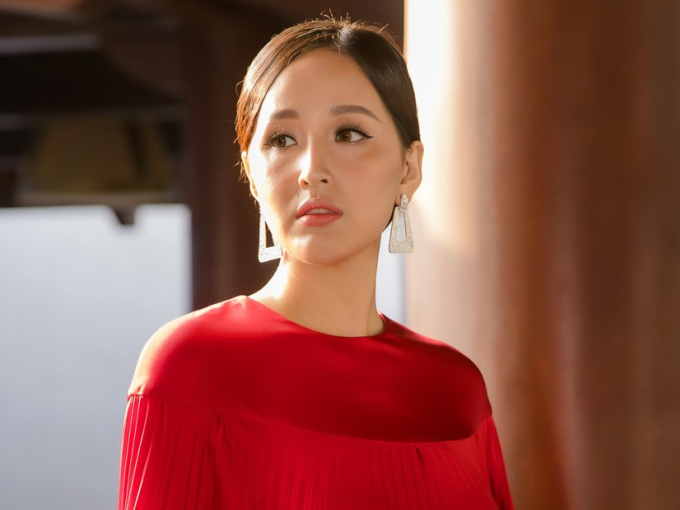 Mai Phương Thúy chi 50 triệu mua 4 chiếc đầm làm từ thiện