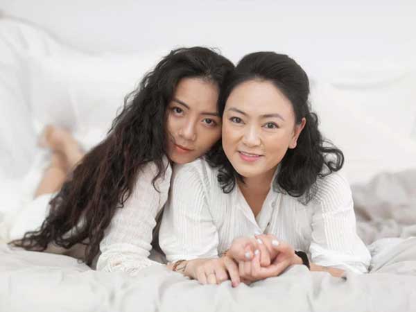 Cô hiệu phó trong bức ảnh lịch sử từng nêu quan điểm thẳng thắn về xăm hình, nói sao khi con gái rich kid có nhiều hình xăm?