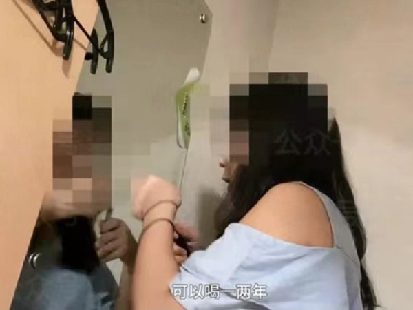 Trào lưu 'kinh doanh sữa mẹ' và sự biến chất của các bảo mẫu trá hình: Từ lén lút rao bán hàng đông lạnh cho đến phục vụ 'tươi' tại nhà