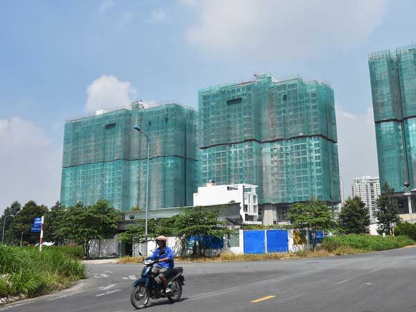 Người vay mua nhà ngóng giảm lãi suất
